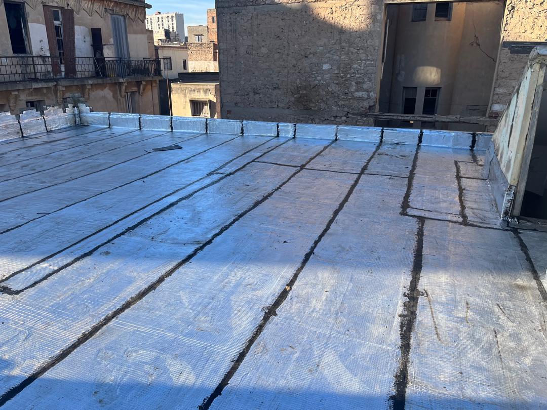 Étanchéité avec relevés périphériques - Travaux d'étanchéité Oran